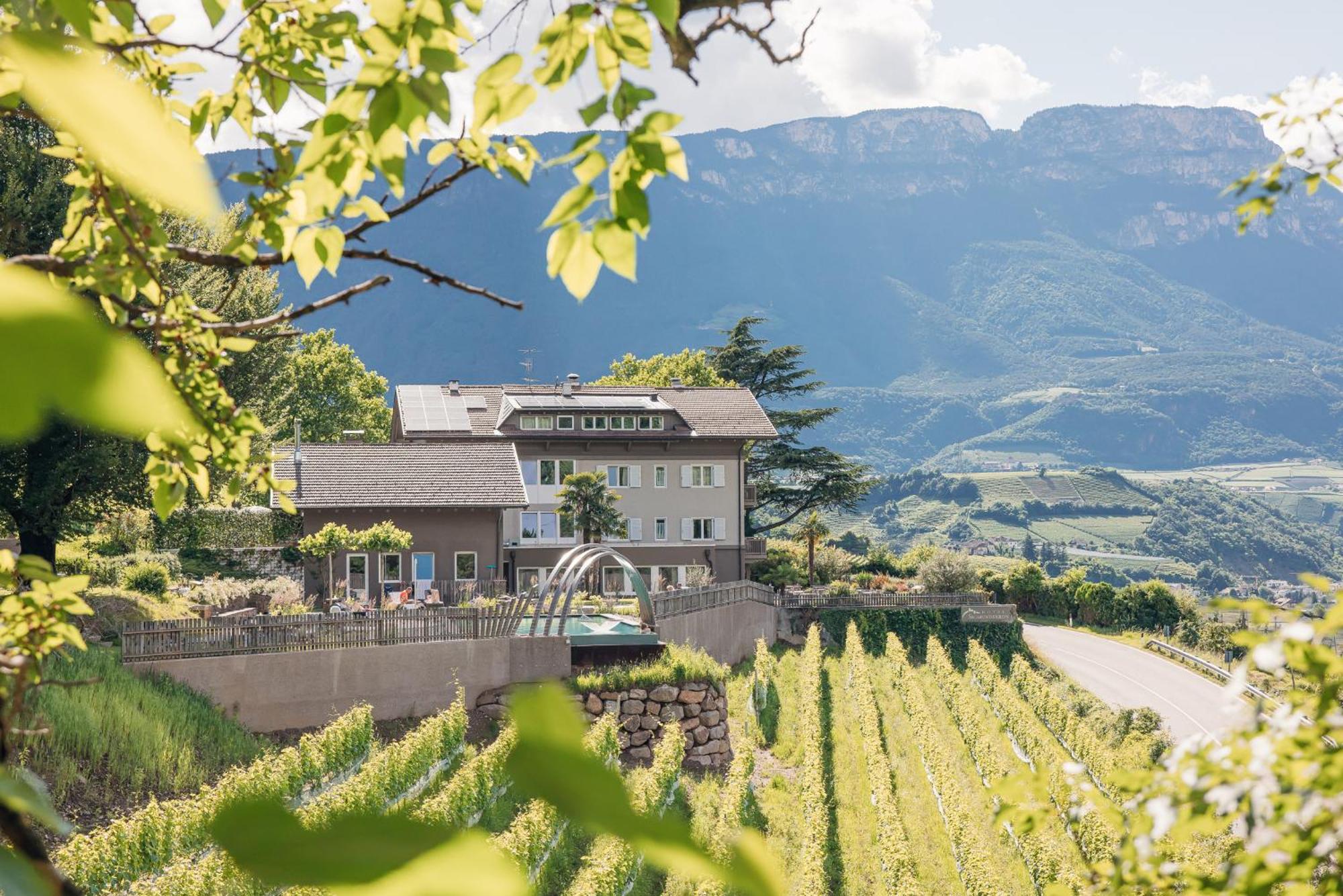 Hotel Sigmundskron Appiano Sulla Strada Del Vino Esterno foto