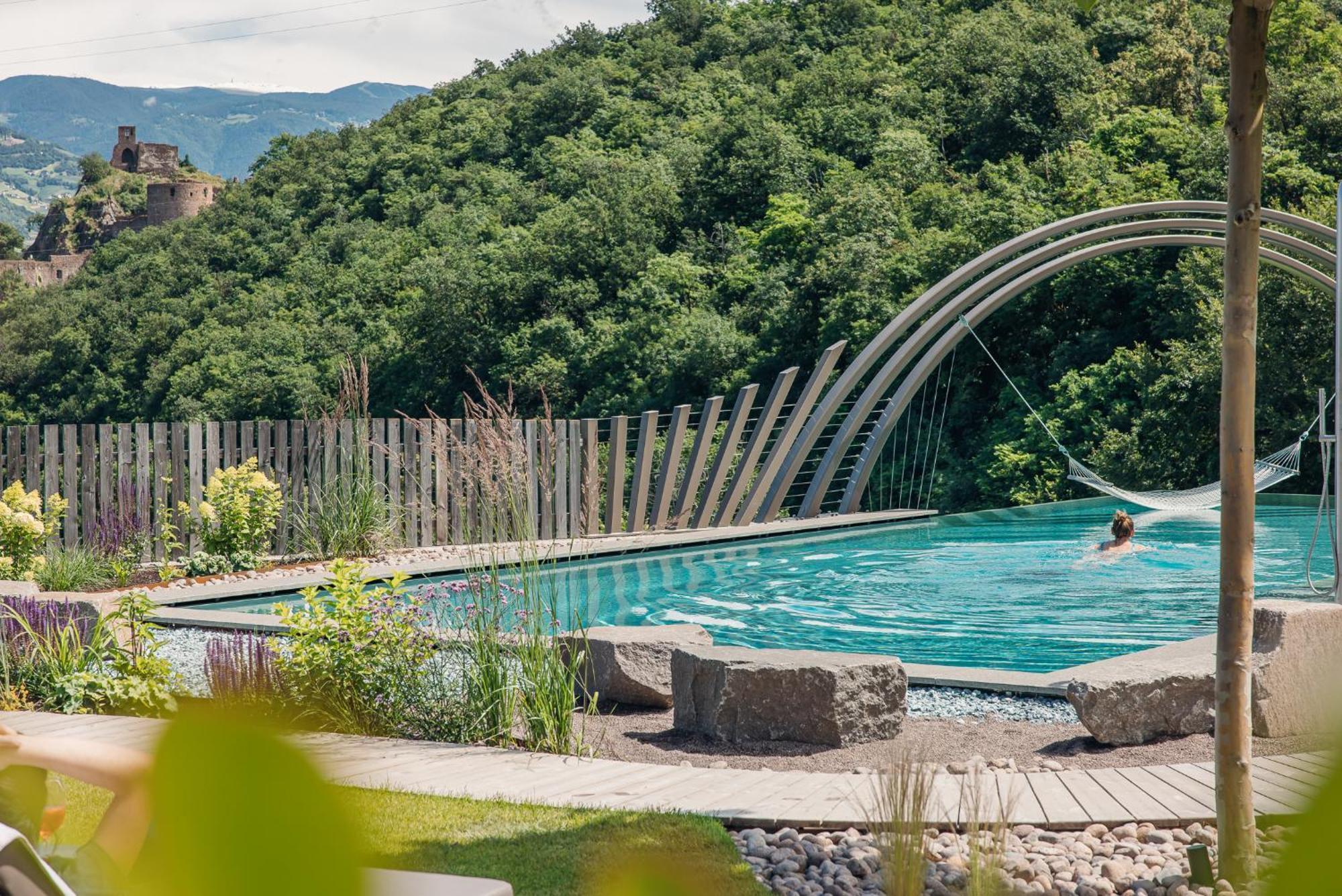 Hotel Sigmundskron Appiano Sulla Strada Del Vino Esterno foto