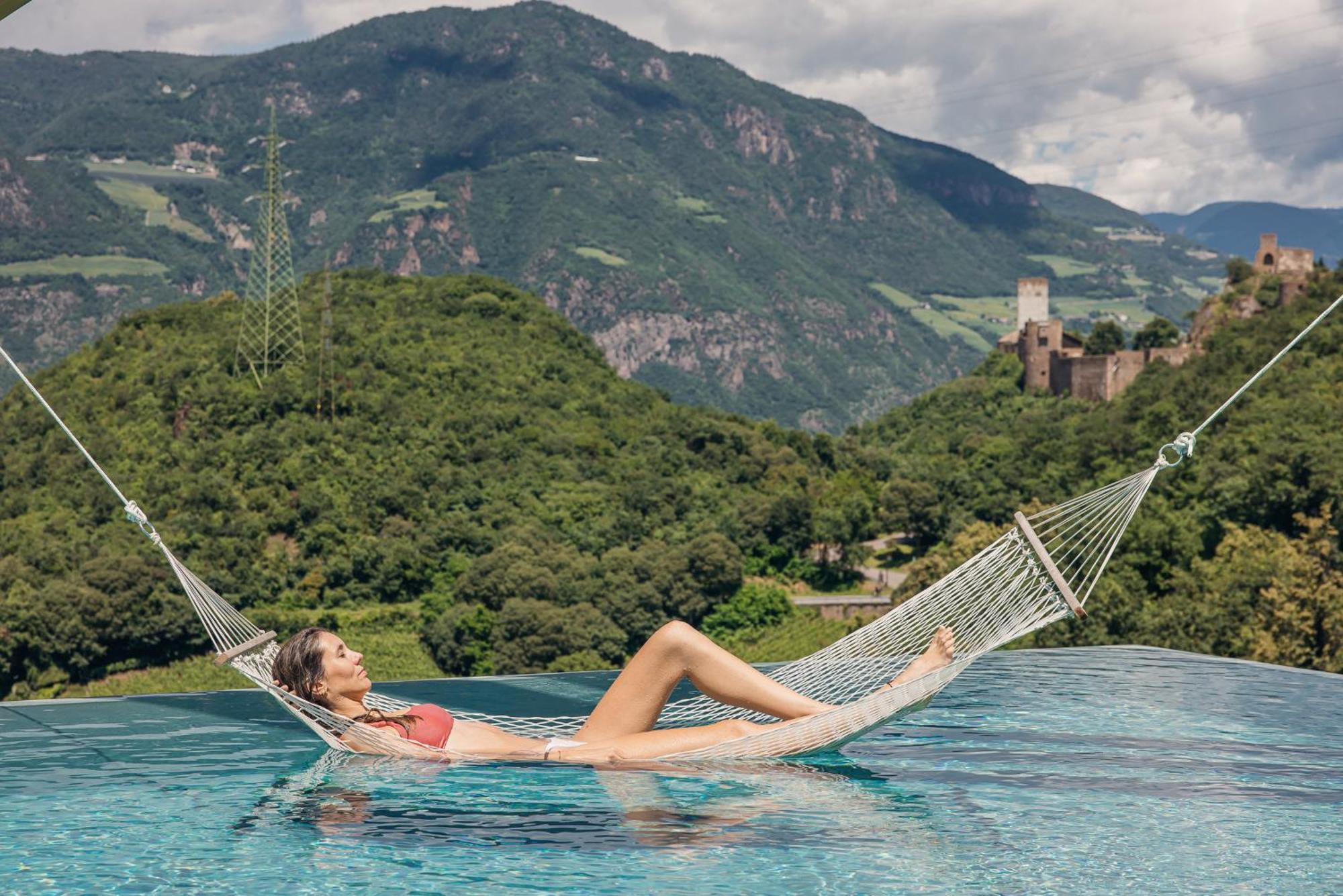 Hotel Sigmundskron Appiano Sulla Strada Del Vino Esterno foto