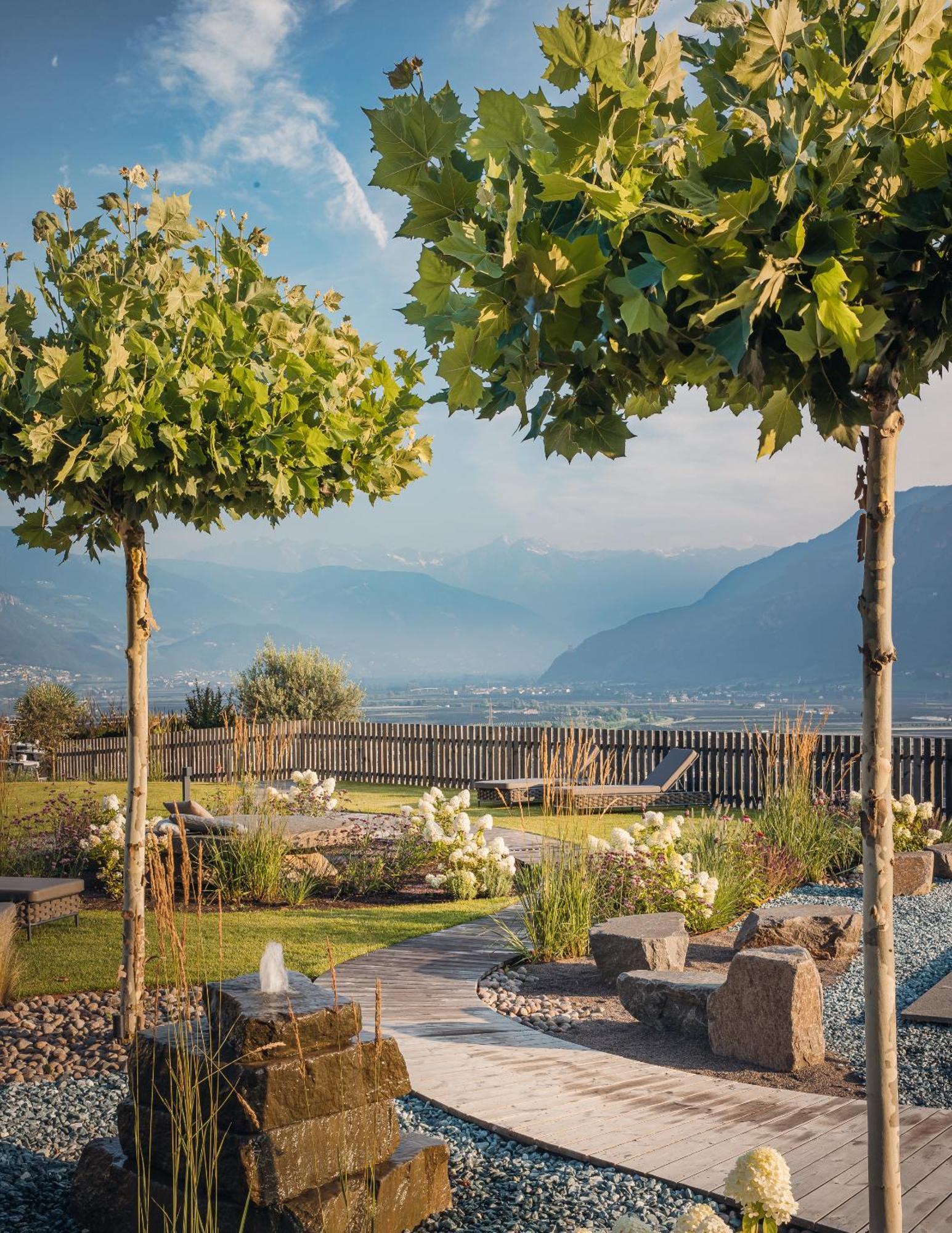 Hotel Sigmundskron Appiano Sulla Strada Del Vino Esterno foto